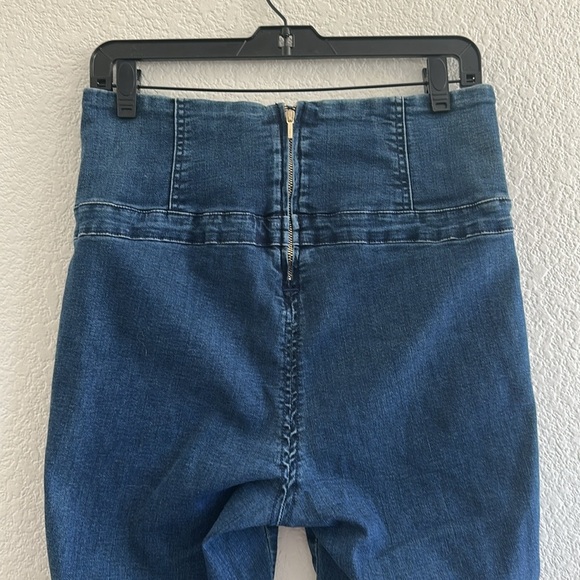 Bebe HIGH WAIST STRAIGHT LEG JEANS - Picture 9 of 11